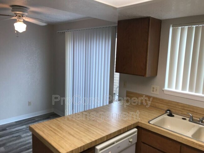 Foto del edificio - 1224 S Juniper St