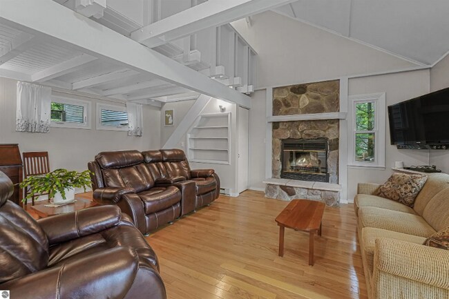 Foto del edificio - 542 Island View Dr