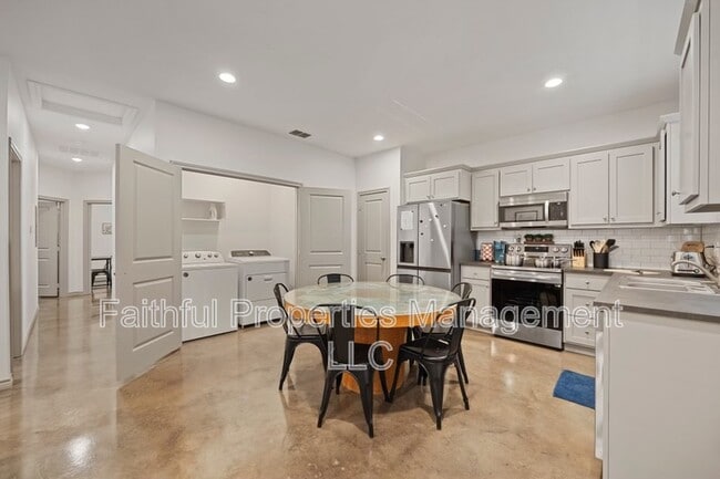 Foto del edificio - 16374 County Rd 4100