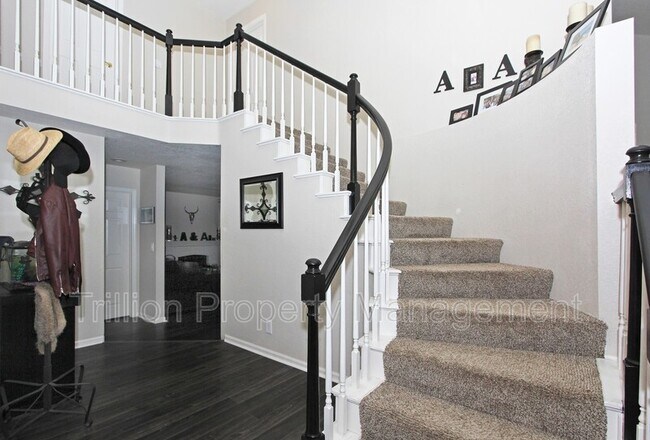 Building Photo - 24718 Leafwood Dr