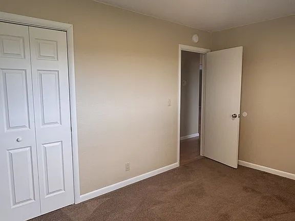 Foto del edificio - "Charming 3-Bedroom Retreat with Cozy Fireplace in Winston - 1,839 Sq Ft of Comfort!"