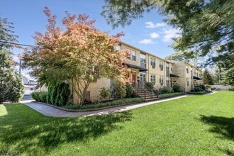 Building Photo - 7 Van Vleck St