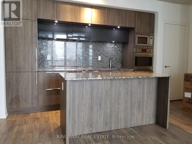 Building Photo - 88 Blue Jays Way