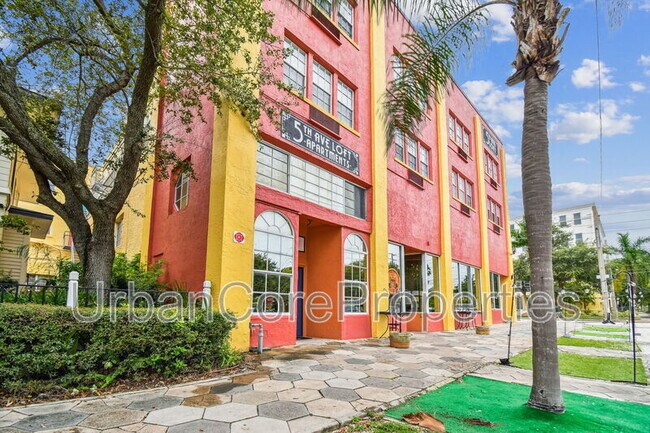 Foto del edificio - 216 5th Ave N