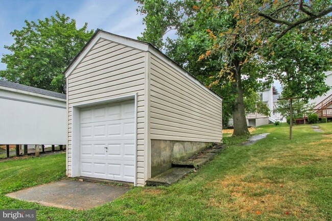 Building Photo - Two Bedroom Home in Dallastown Schools!!