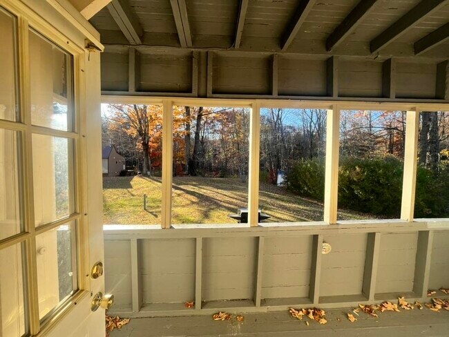 Building Photo - 25 Main St