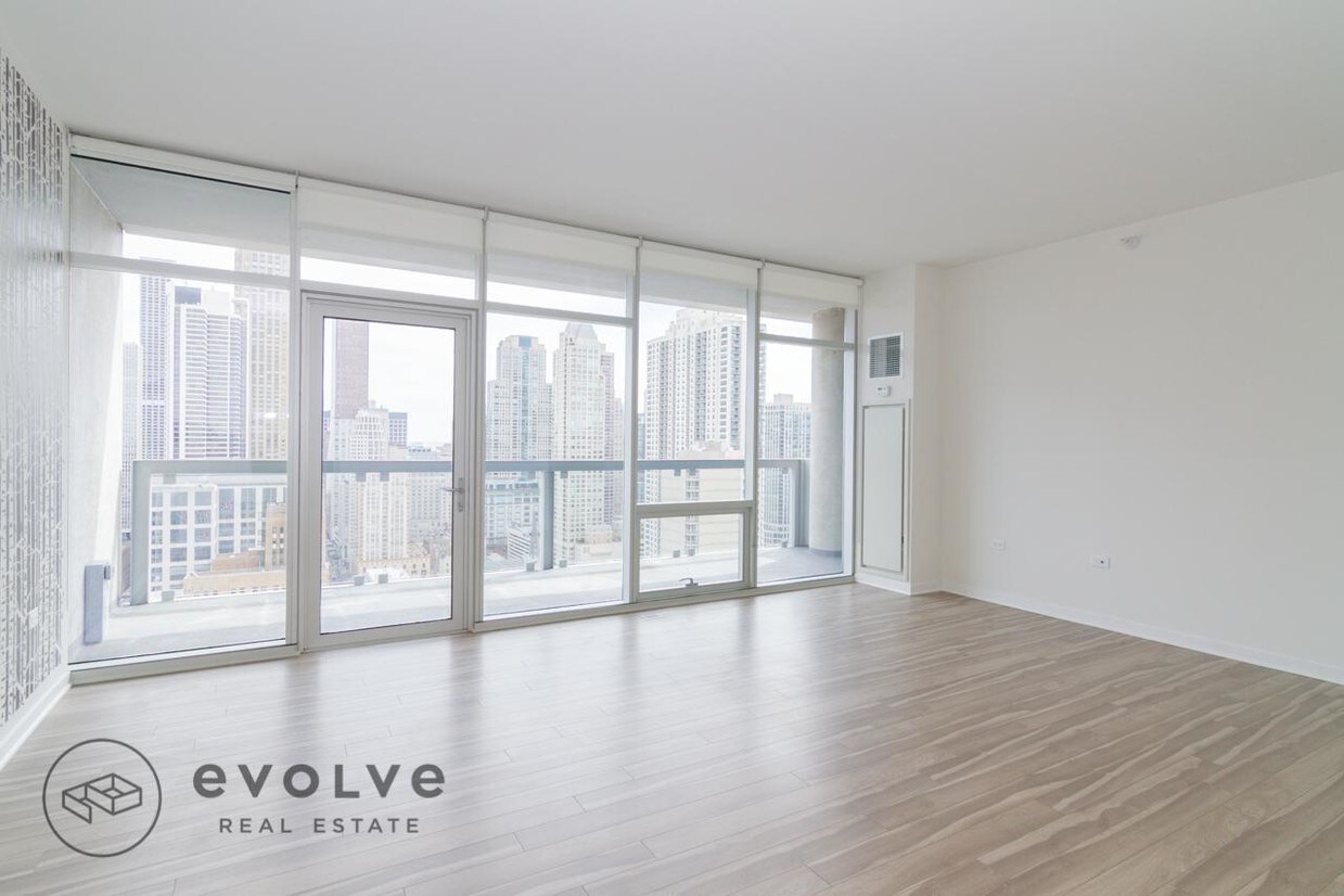 Foto principal - 805 N LaSalle Dr