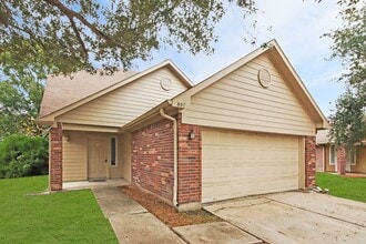 Building Photo - 807 Sycamore Ridge Ln