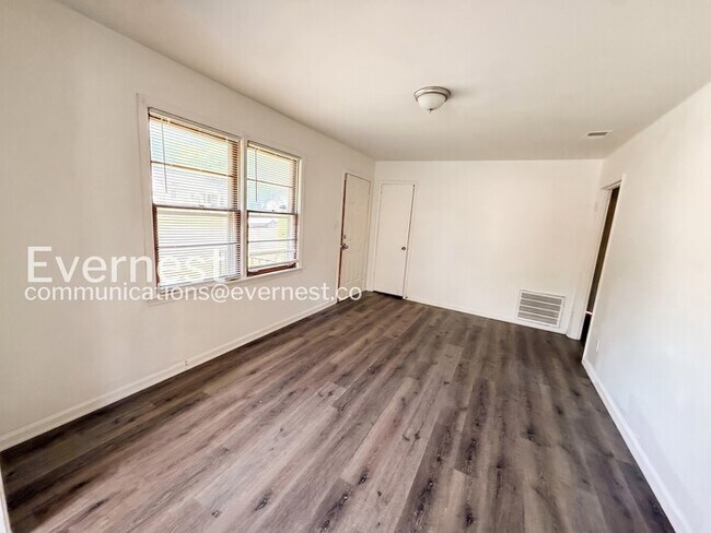 Foto del edificio - 730 82nd Pl S