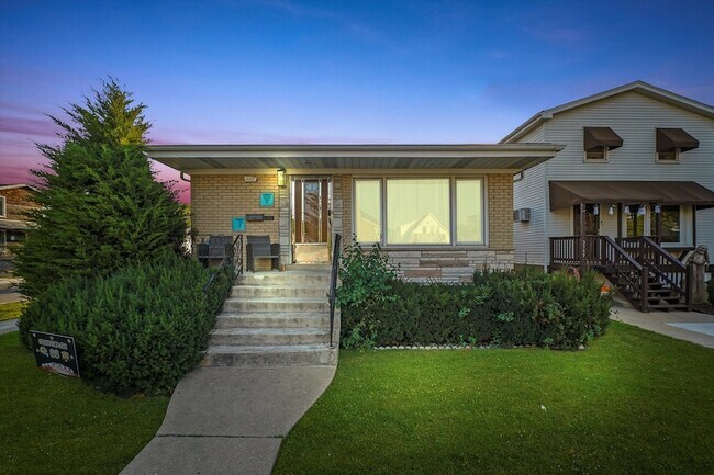 Foto del edificio - 3353 N Ozanam Ave