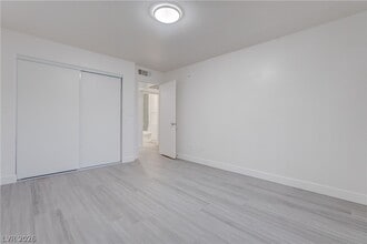 Building Photo - 3060 Tarpon