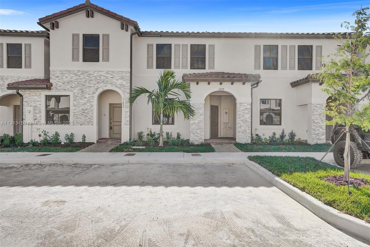 11824 SW 247th Ter, Princeton, FL 33032 Townhome Rentals in Princeton