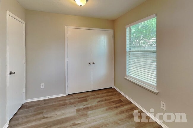 Building Photo - 1320 Cleardale Dr
