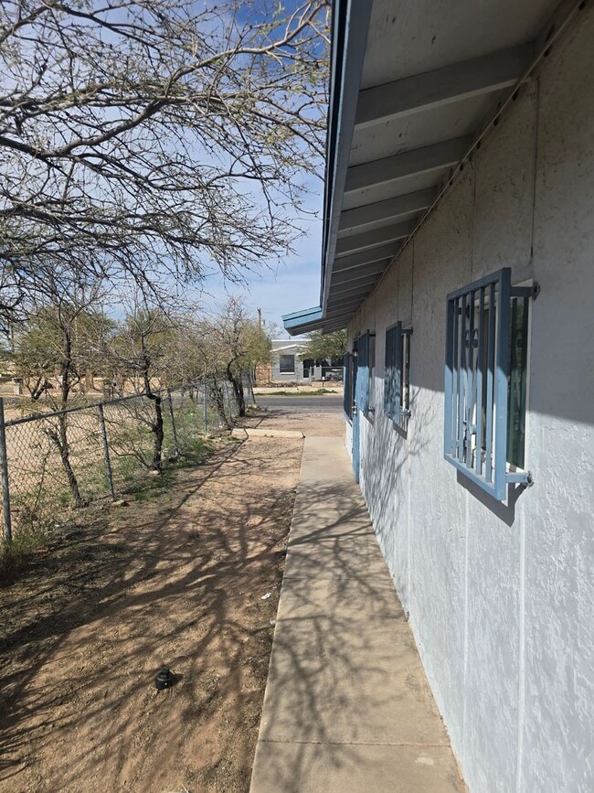 Building Photo - 132-134 E Michigan Dr