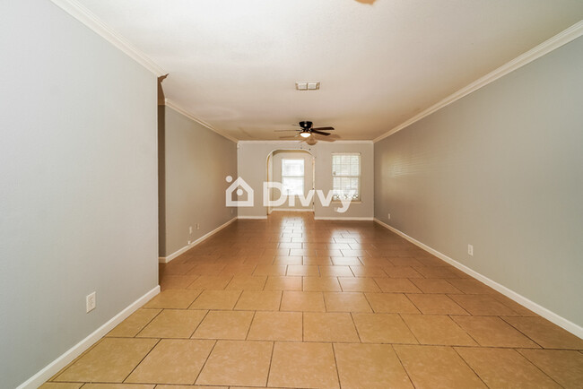 Foto del edificio - 7335 Coers Blvd, Converse, TX 78109