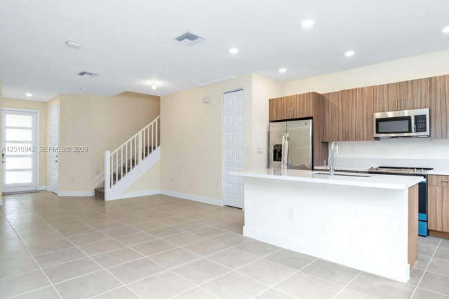 Building Photo - 15862 NW 91st Ct
