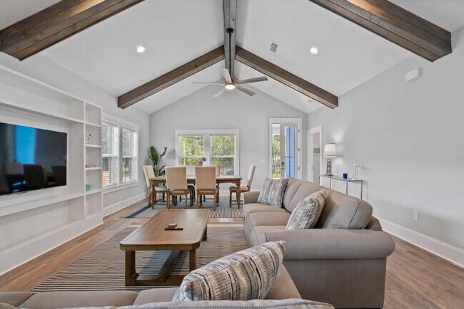 Building Photo - 1152 N County Hwy 393