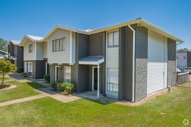 Building Photo - Pines Apartments