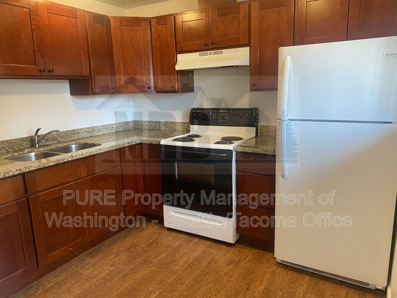 Primary Photo - 15501 Grant Ave SW