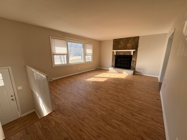 Building Photo - 135 SE 125 Rd