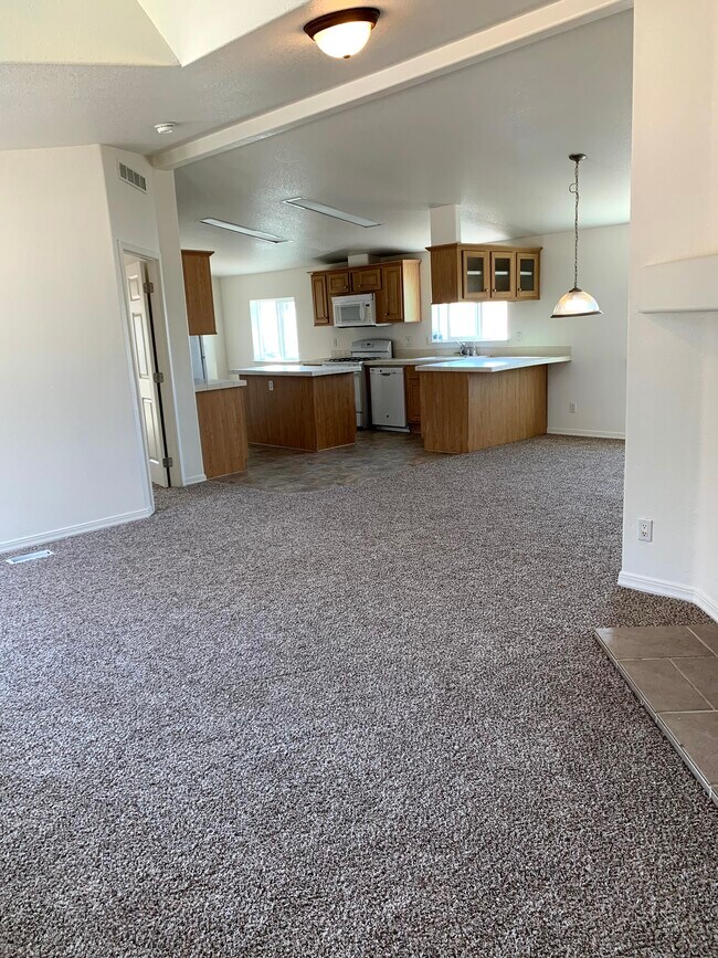 Foto del edificio - 2383 Fowler Ln