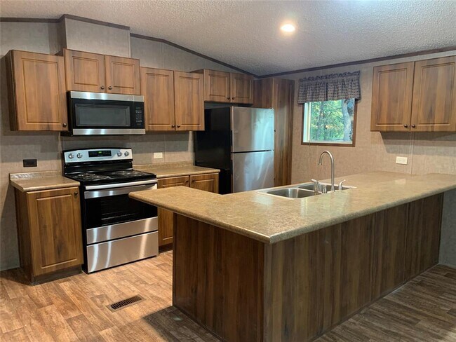 Building Photo - 1604 Sheri Ct
