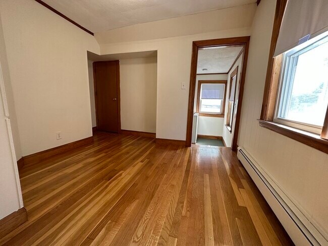 Foto del edificio - 37 R Cottage St