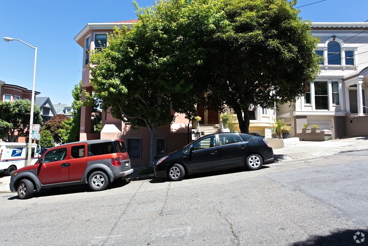 Primary Photo - 350 Frederick St