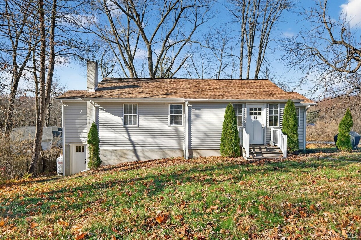 Primary Photo - 12 Revere Rd