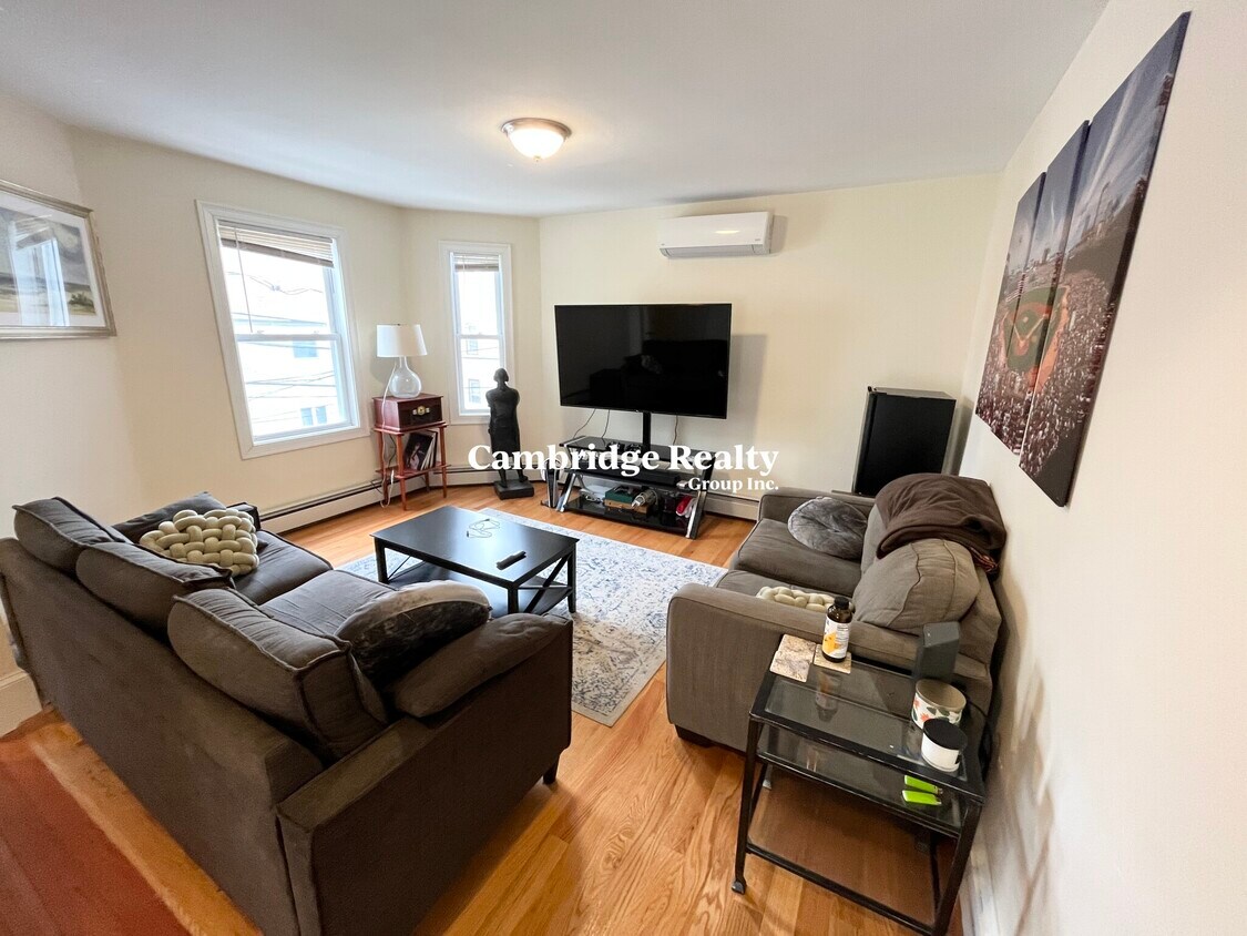 Foto principal - 6 Nashua St