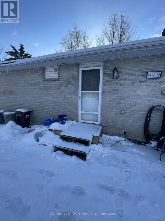 Photo du bâtiment - 8 Daphne Crescent