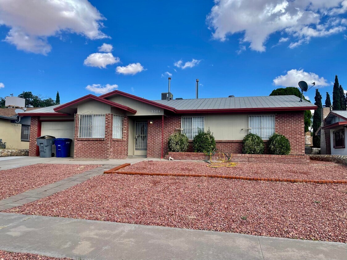 3304 Menard Ln, El Paso, TX 79936 House for Rent in El Paso, TX