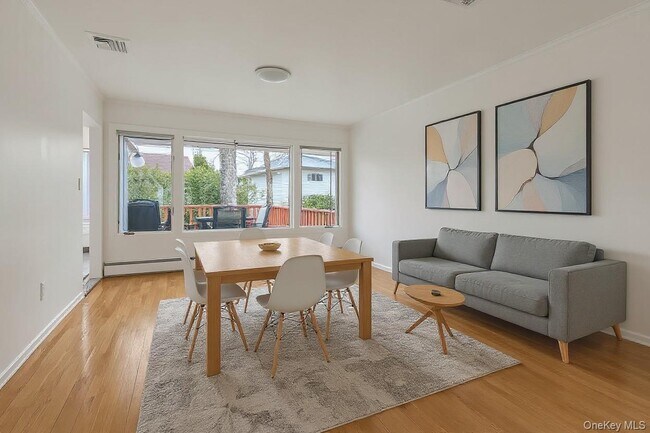 Foto del edificio - 16 Middle Ln