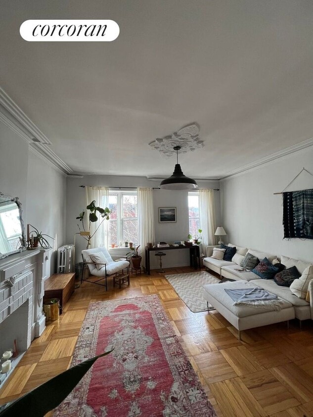 Primary Photo - 131 1/2 Noble St