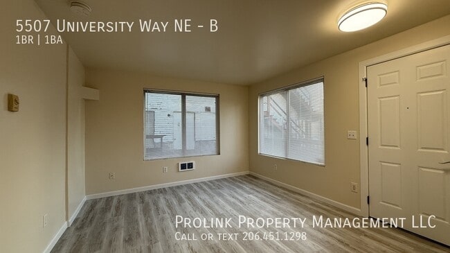 Foto del edificio - 5507 University Wy NE