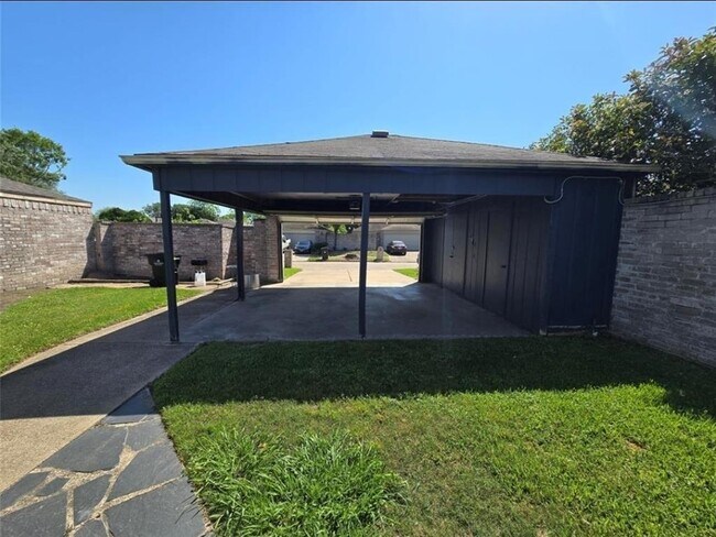 Foto del edificio - 3634 Kingsman Dr