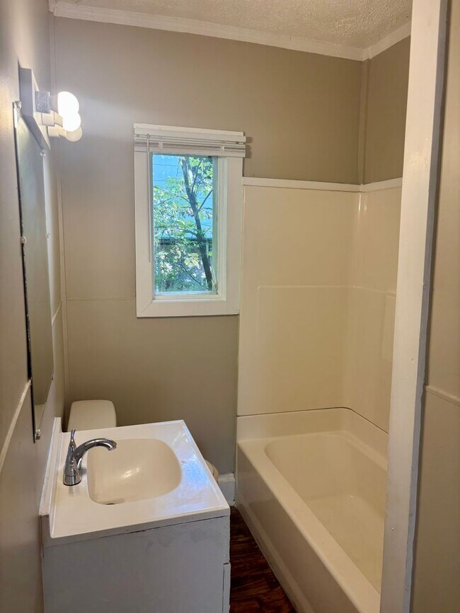 Foto del edificio - 389 Hodges St