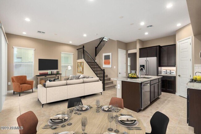 Foto del edificio - 4863 E Village Dr