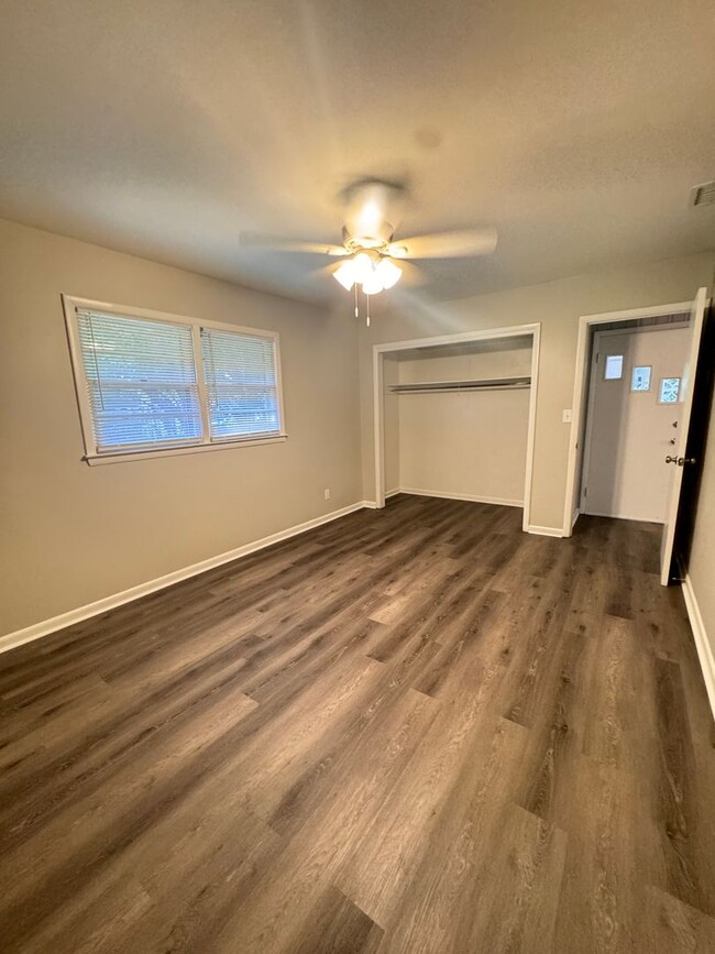 Building Photo - 115 Herty Dr