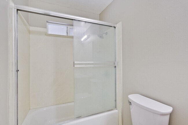 Foto del edificio - FOR RENT – Beautifully Updated 4 Bed / 3 Bath Home in Prime Santa Clara Location (NVIDIA)