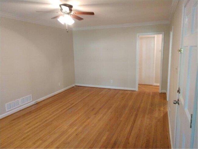 Building Photo - 2063 E Roxboro Rd NE