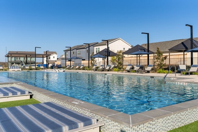 Building Photo - Artesia at Medina Valley