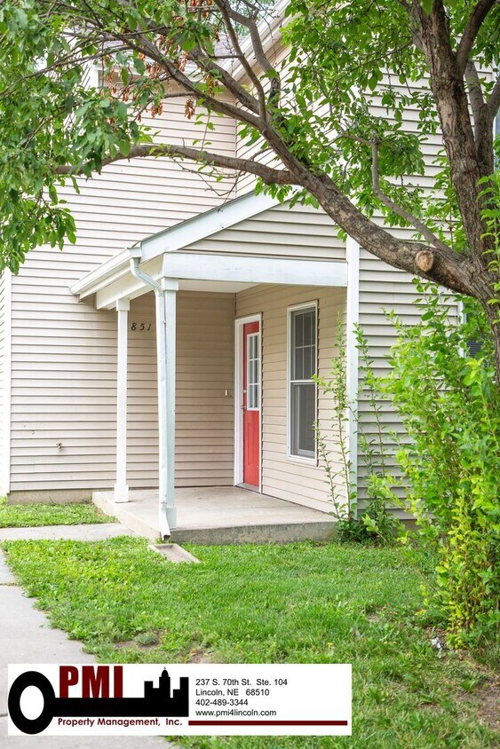 Foto principal - 3 Bedroom and 1.5 bathroom Duplex for Rent