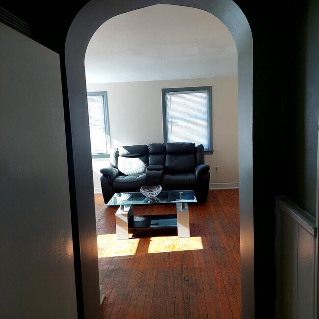 Building Photo - 804 N 3rd St