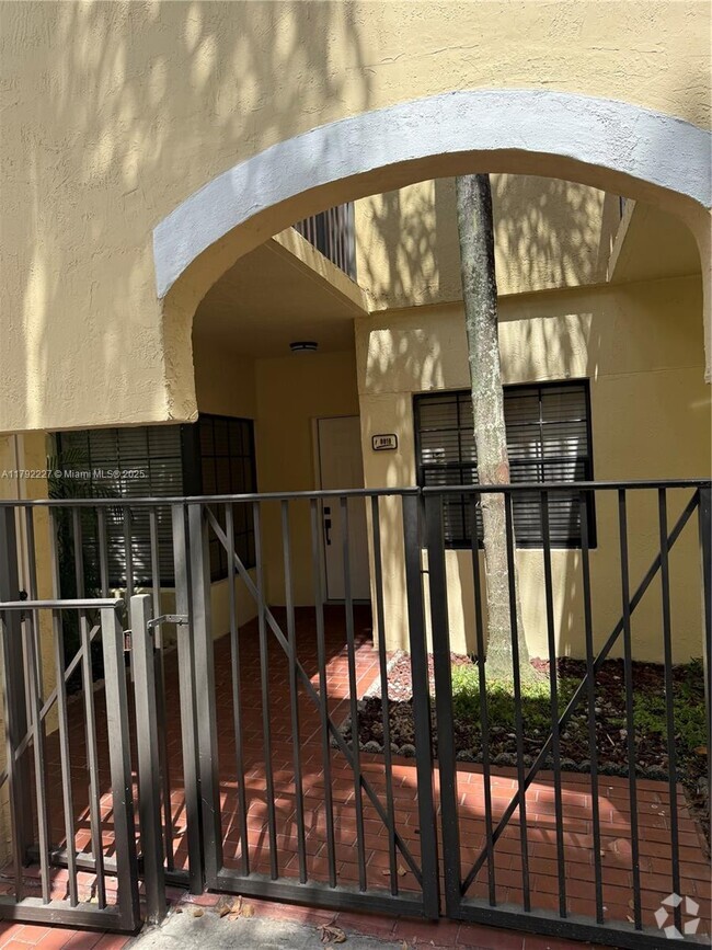 Building Photo - 8819 SW 130th Pl