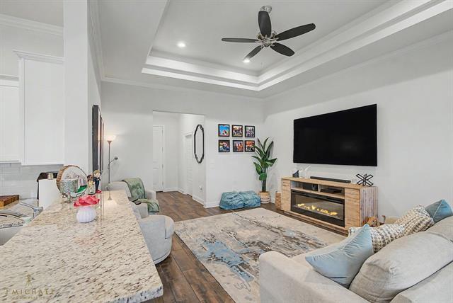 Foto del edificio - 3346 Grand Lake Dr