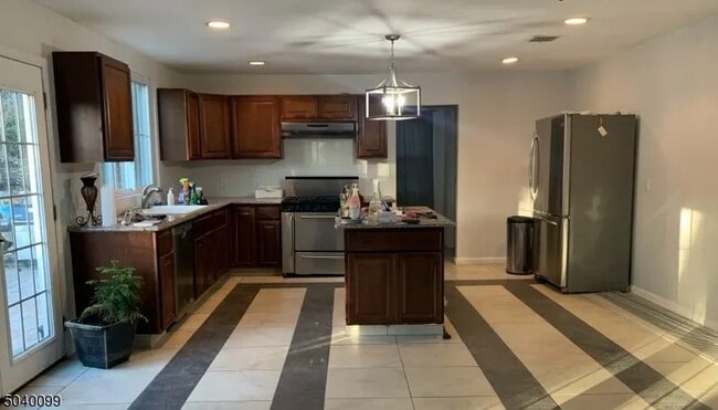 Foto del edificio - 130 Valley View Dr