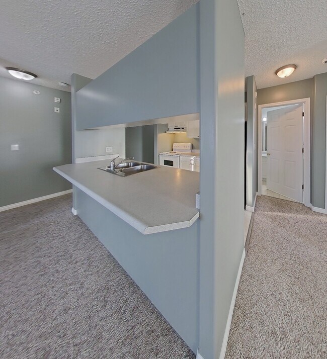 Photo du bâtiment - 9932-9100 100 Ave