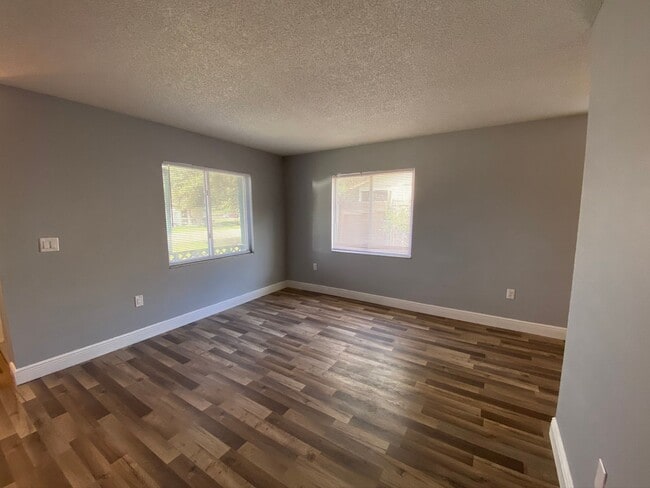 Building Photo - 3/2 Duplex in Bradenton