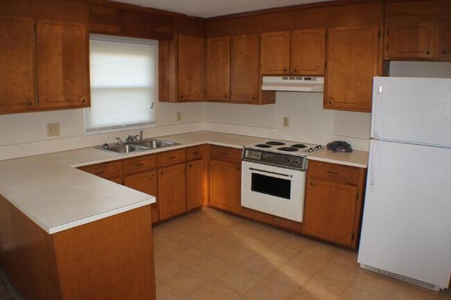 Building Photo - 643 Lancer Dr Concord, NC 28027